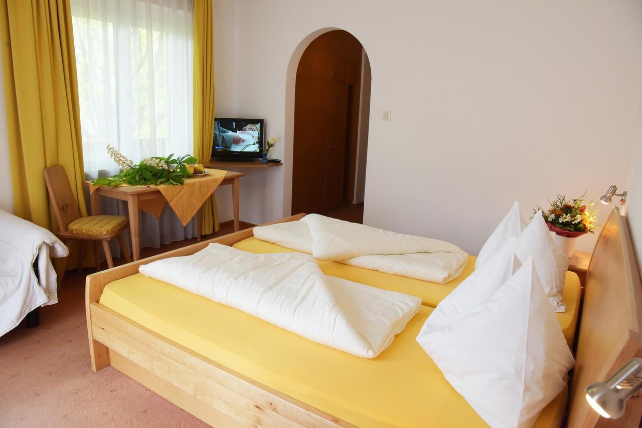 Hotel Pension Schweitzer ซีลันโดร ภายนอก รูปภาพ
