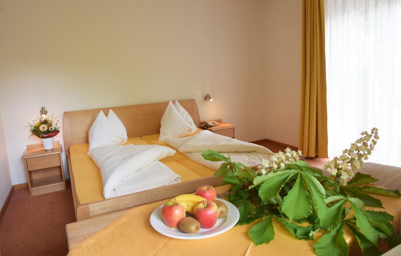 Hotel Pension Schweitzer ซีลันโดร ภายนอก รูปภาพ