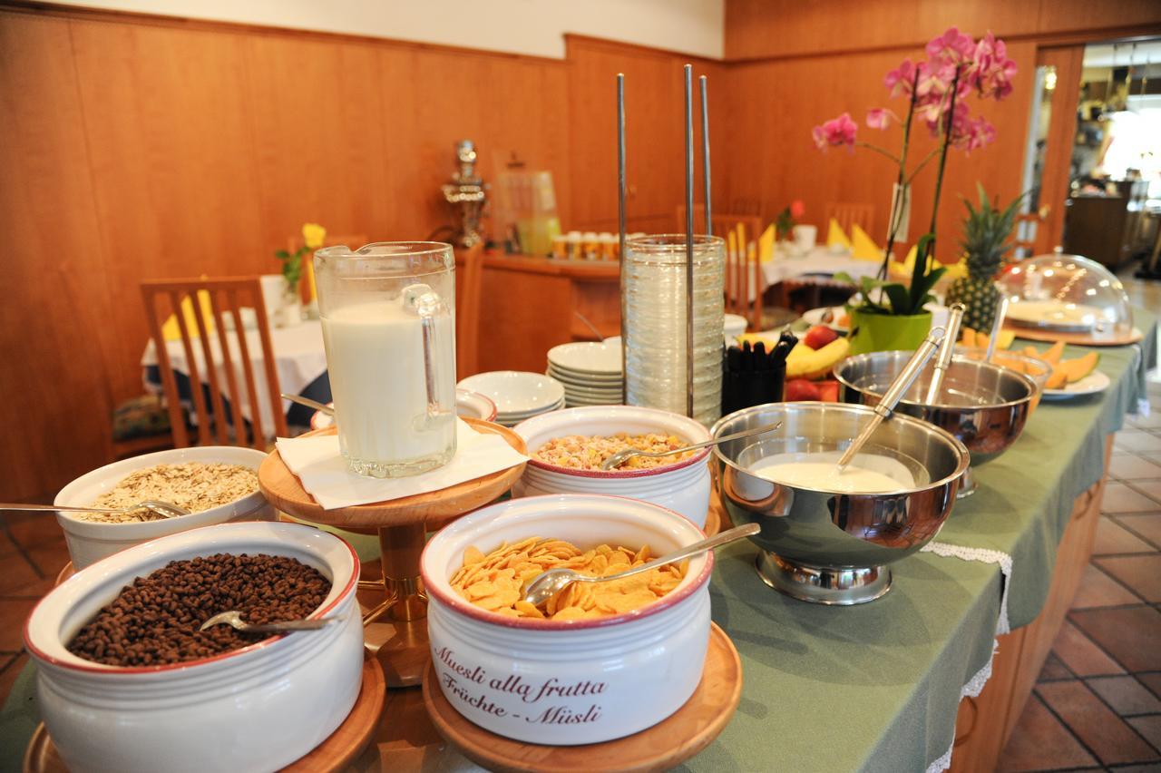 Hotel Pension Schweitzer ซีลันโดร ภายนอก รูปภาพ