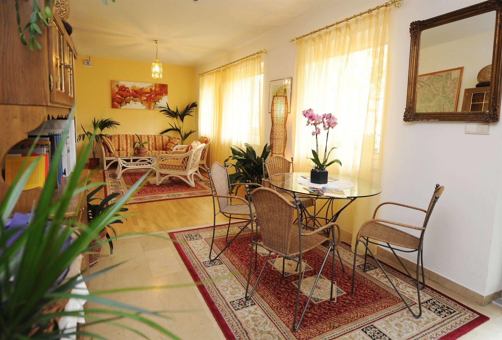 Hotel Pension Schweitzer ซีลันโดร ภายนอก รูปภาพ